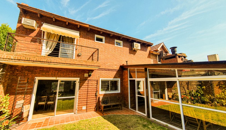 Hermosa casa en Lomas de Fisherton con pileta climatizada