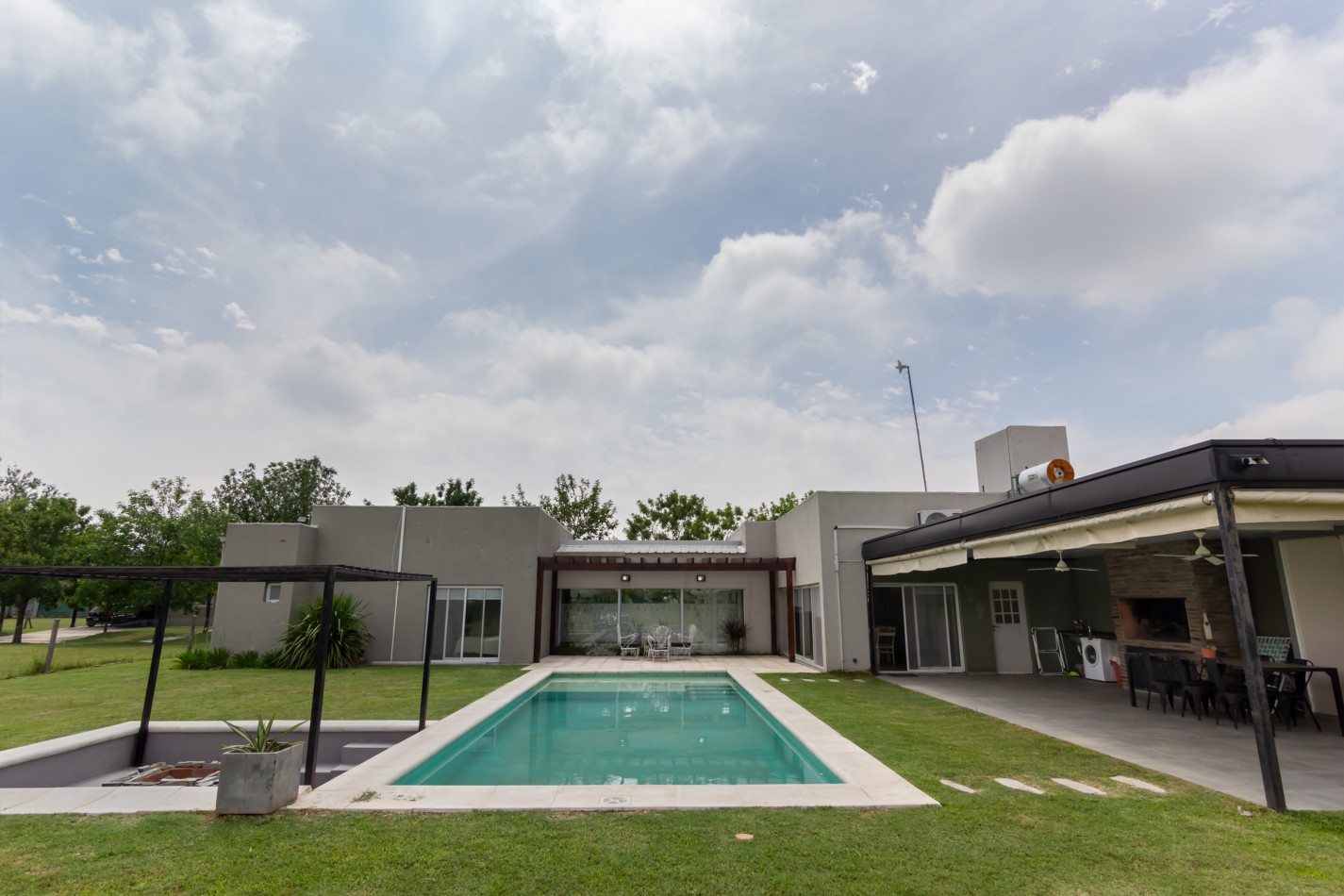 HARAS DE FUNES - CLUB DE CAMPO
