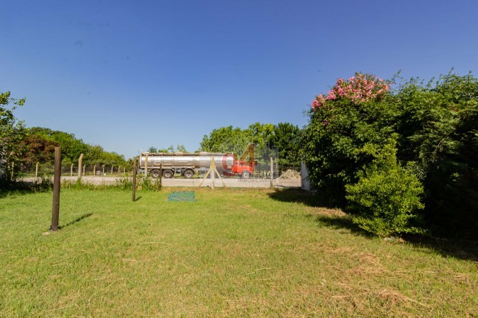 OPORTUNIDAD! RETASADO A 400 metros del cruce de la Ruta 9 y la A012 Lote con casa en construcción 