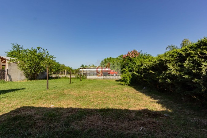 OPORTUNIDAD! RETASADO A 400 metros del cruce de la Ruta 9 y la A012 Lote con casa en construcción 