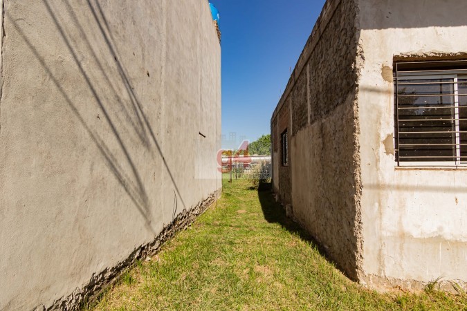 OPORTUNIDAD! RETASADO A 400 metros del cruce de la Ruta 9 y la A012 Lote con casa en construcción 