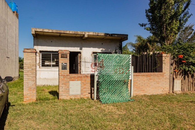 OPORTUNIDAD! RETASADO A 400 metros del cruce de la Ruta 9 y la A012 Lote con casa en construcción 